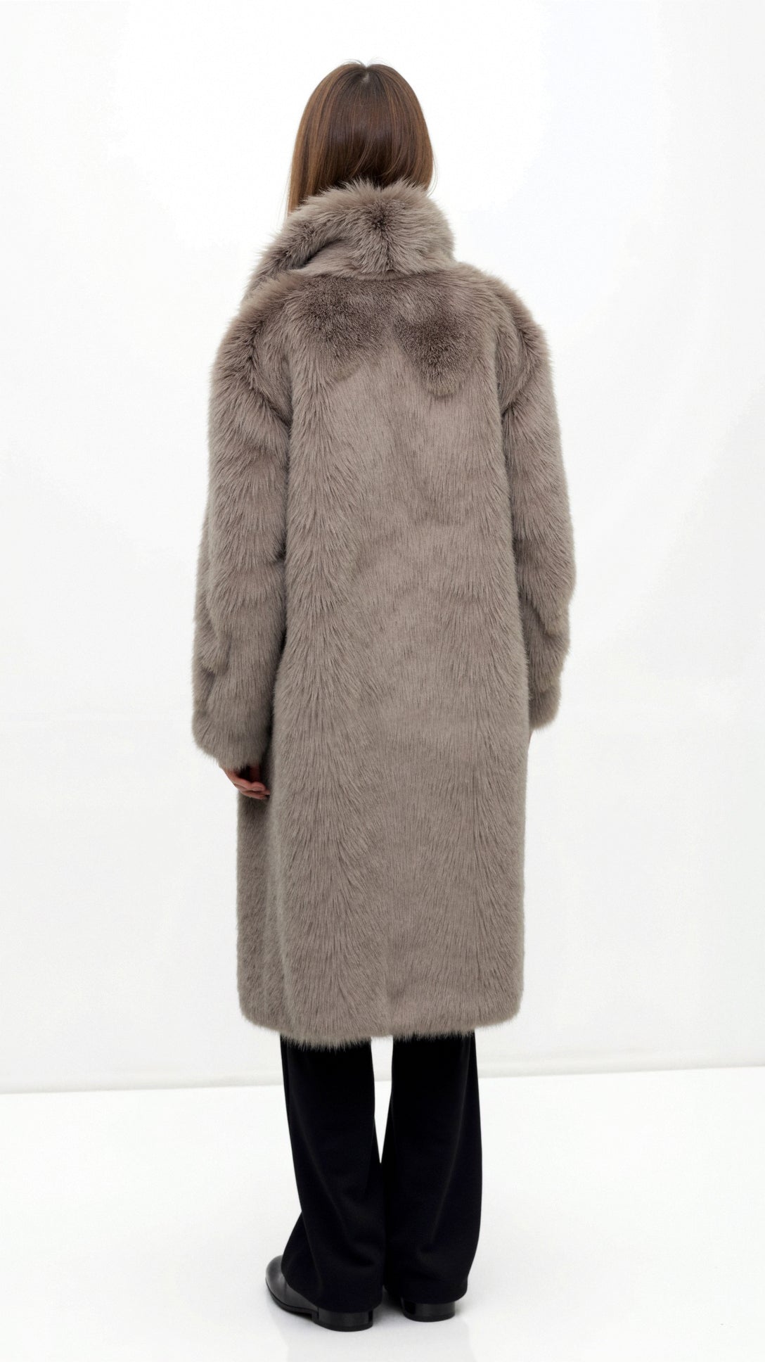 Elegante Lange Damenjacke aus Kunstpelz mit Übersize Revers für Stil und Komfort 1