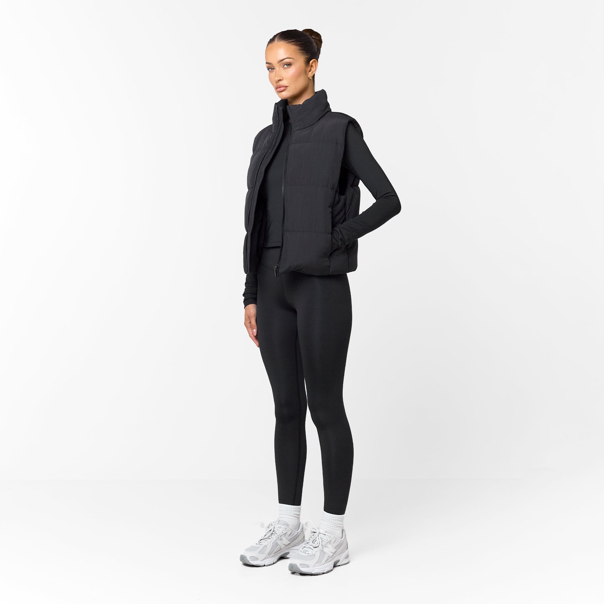 Elegante Steppweste Lang Damen in Schwarz | Stilvolles Layering-Element mit Stehkragen 1