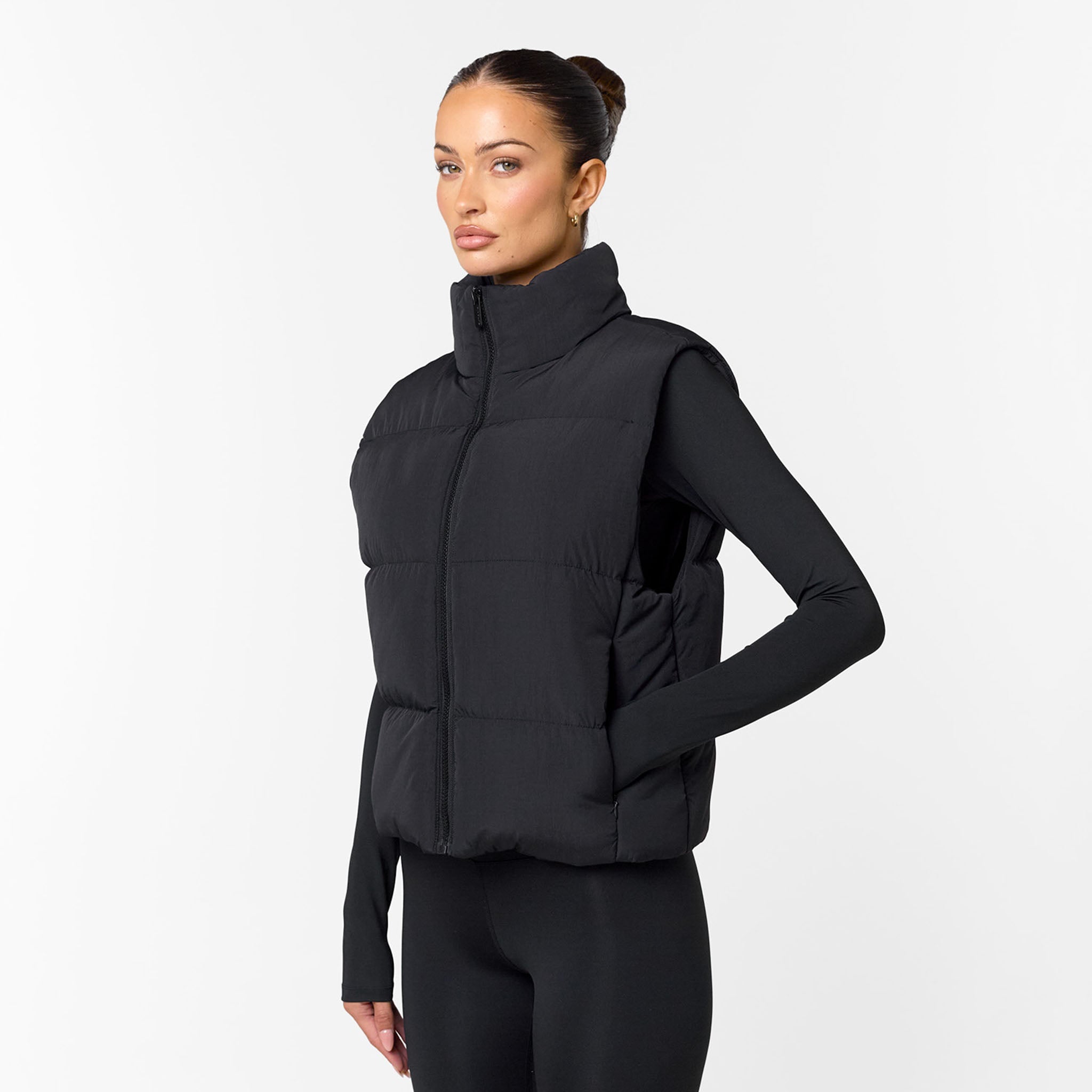 Elegante Steppweste Lang Damen in Schwarz | Stilvolles Layering-Element mit Stehkragen 2